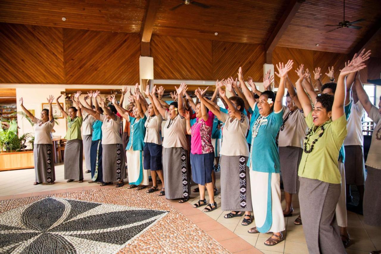 Outrigger Fiji Beach Resort Korotogo Exteriér fotografie A group of women from the Free Wesleyan Church of Tonga