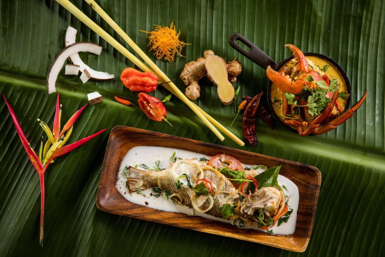 Outrigger Fiji Beach Resort Korotogo Exteriér fotografie Thai food