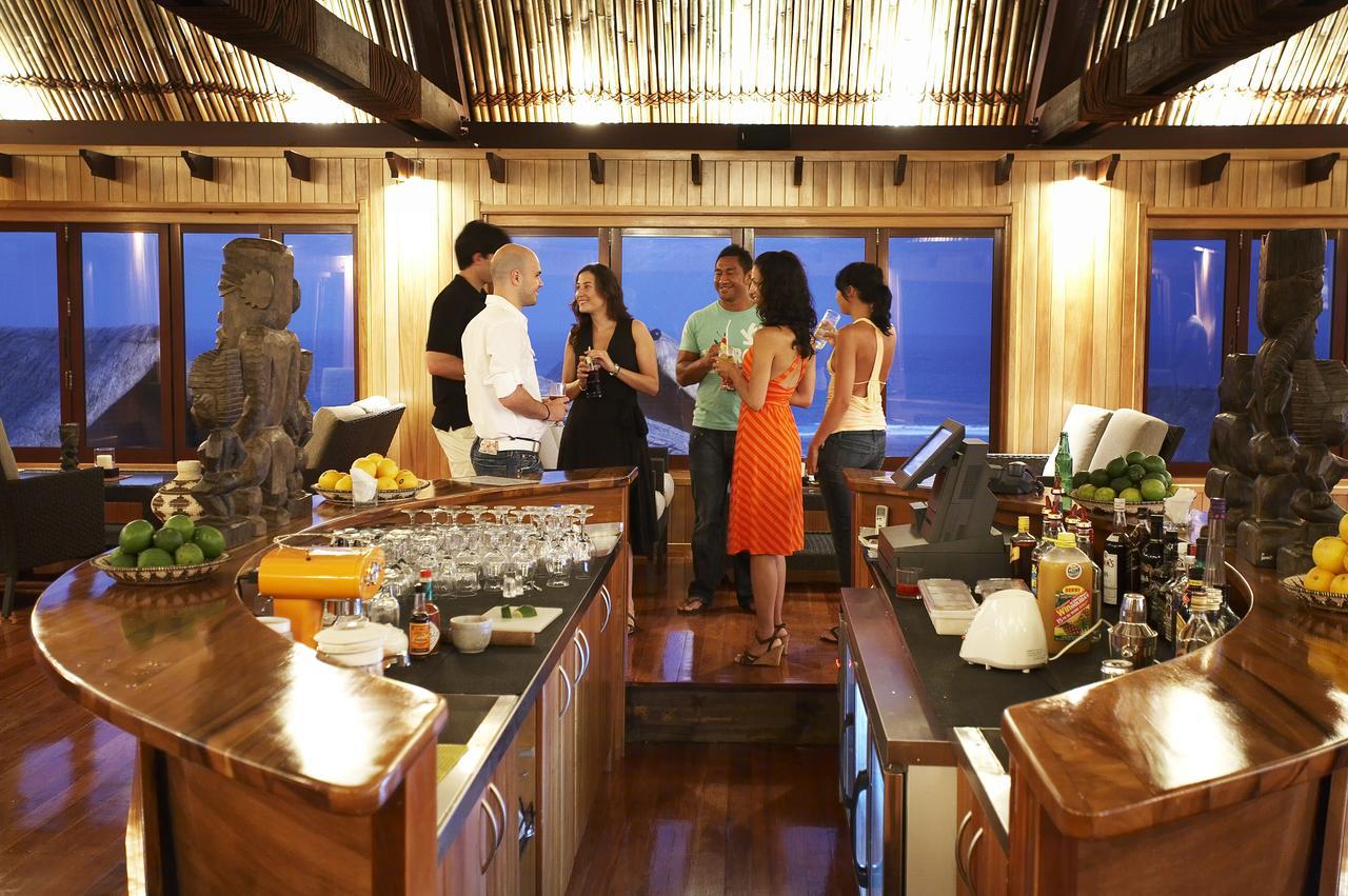 Outrigger Fiji Beach Resort Korotogo Exteriér fotografie The interior of the restaurant