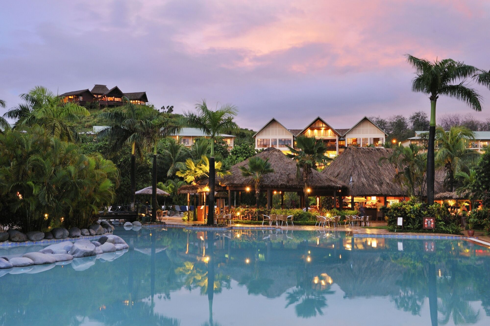Outrigger Fiji Beach Resort Korotogo Zařízení fotografie The pool at the resort